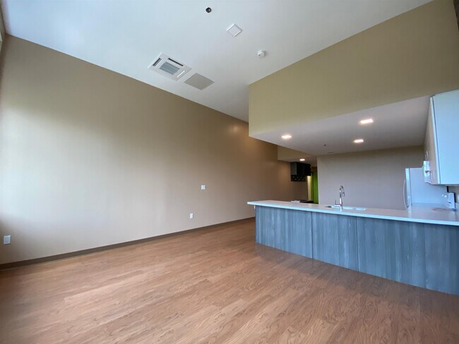 Building Photo - 83 Hanover St