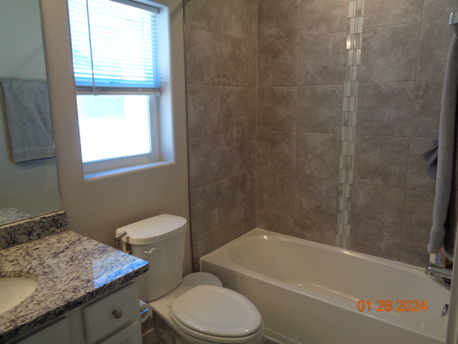 Building Photo - Great neighborhood! with open space and wa...
