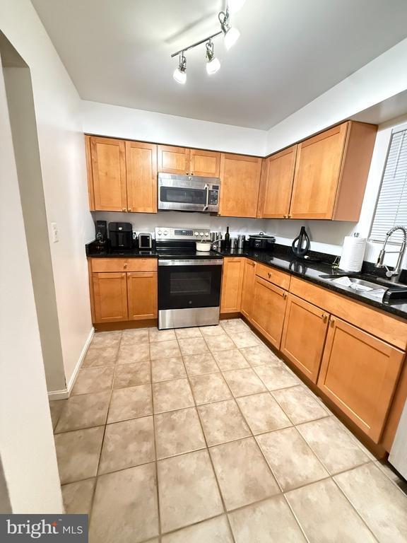 Building Photo - 2050 N Calvert St