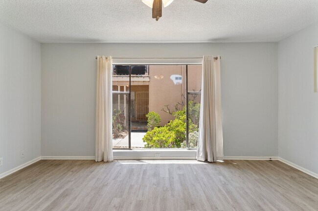 Interior Photo - 3888 Potomac Ave