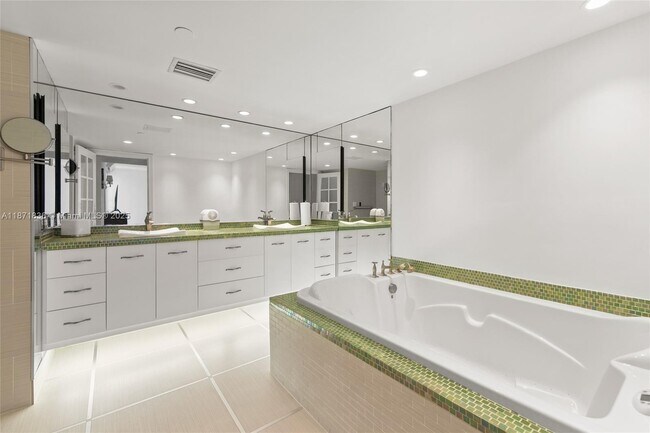 Building Photo - 19707 Turnberry Way