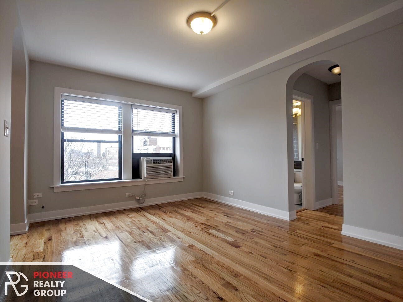 Building Photo - 556 W Arlington Pl