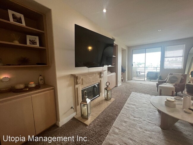 Building Photo - 2 br, 2 bath House - 4167 Warner Ave., #202