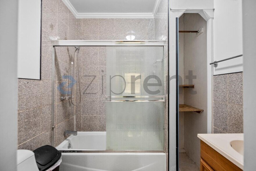 Building Photo - 130 Templeton Ave