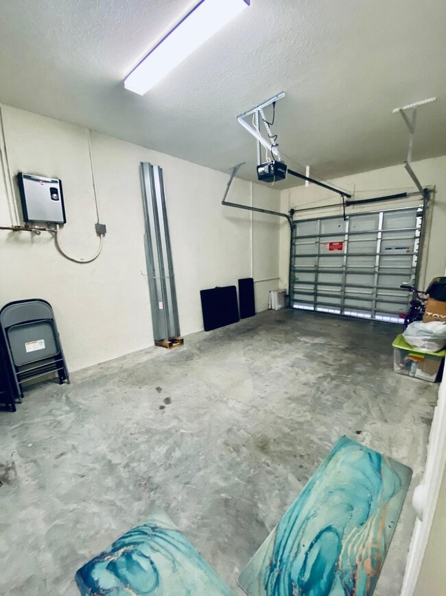 Building Photo - 3202 W 108th St