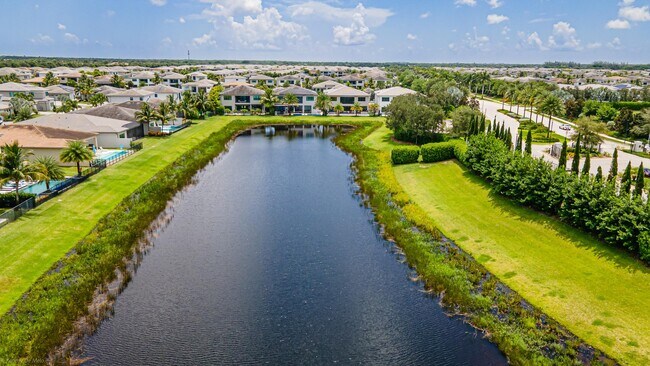Building Photo - 17119 Aquavera Way