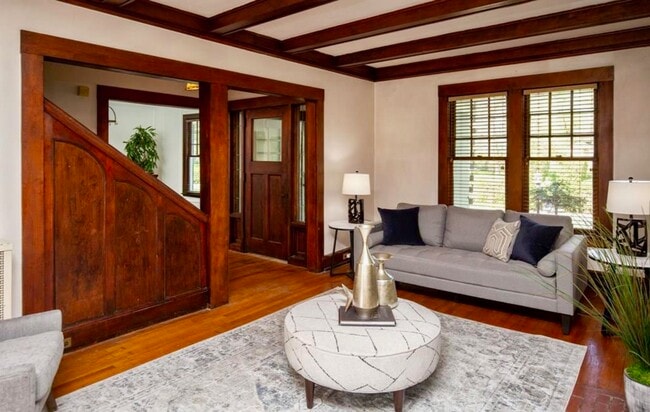 Building Photo - 2141 Seminole St