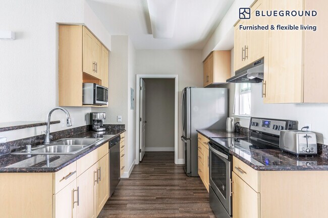Building Photo - 3608 Flora Vista Ave