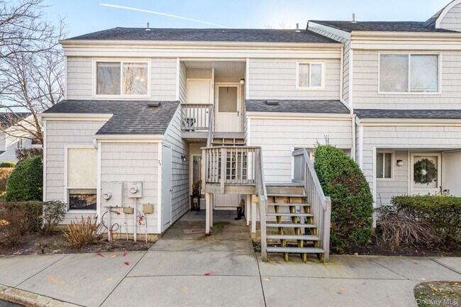 Primary Photo - 220 Montauk Hwy