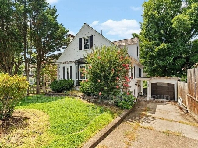 Building Photo - 887 Poplar Rd