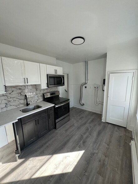 2nd Floor Unit (2bed) - 1132 W 8th St