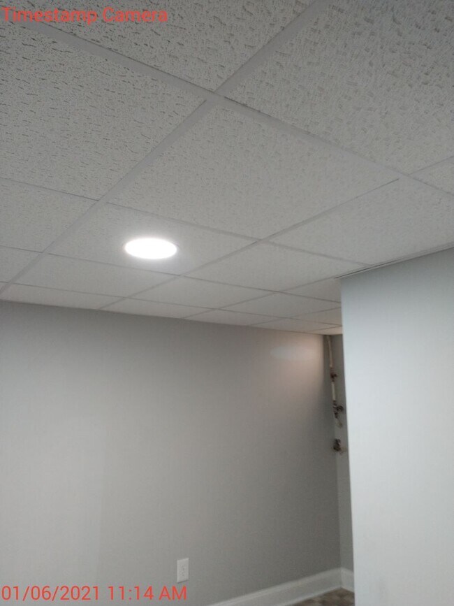 Building Photo - 2027-2028 9 bedroom / 4.5 baths  School Year Location PERFECT for students, in the heart of the UVA