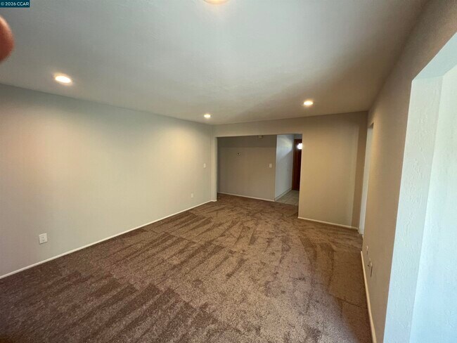 Building Photo - 1091 Alamo Ct