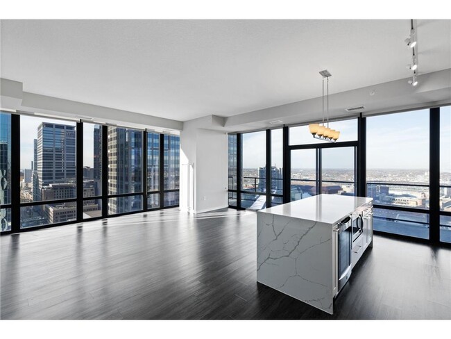 Primary Photo - 497 S Marquette Ave