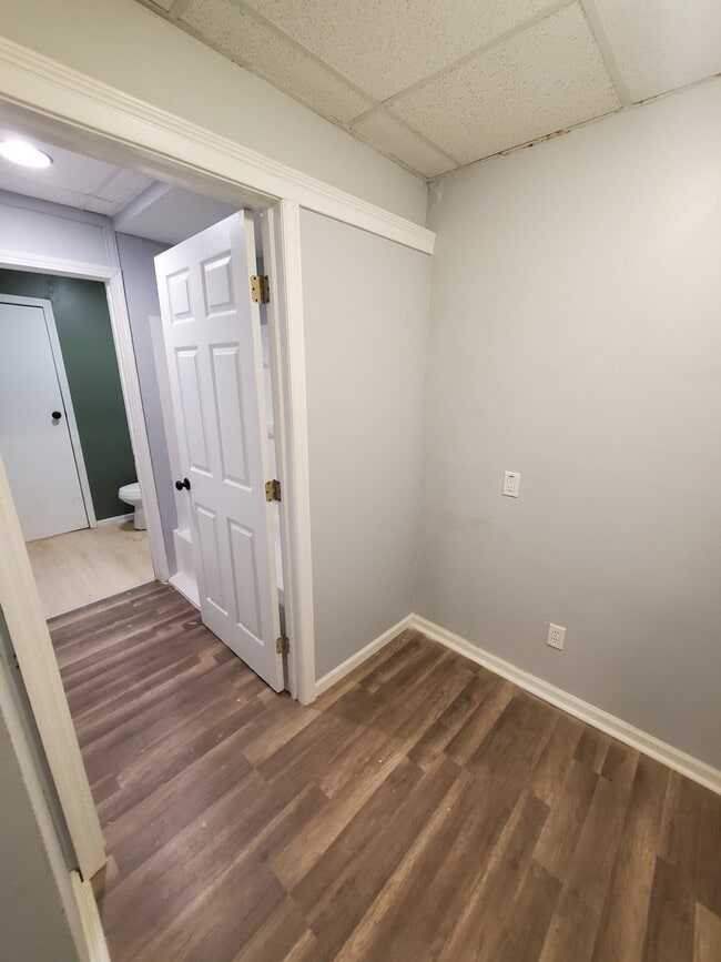 Building Photo - 537 Wheeling Ave