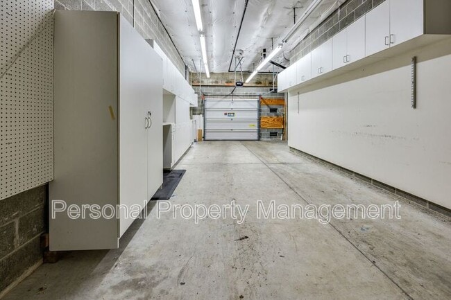 Building Photo - 112 W 24th St