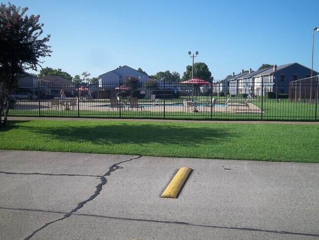 Building Photo - 10301 Loma Vista Dr