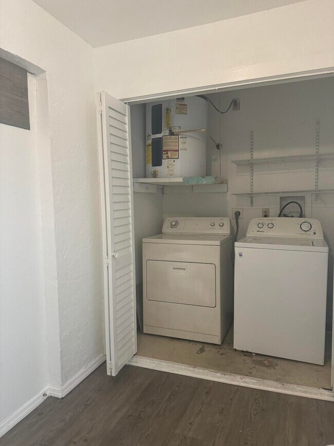 Building Photo - 2576 Ida Way