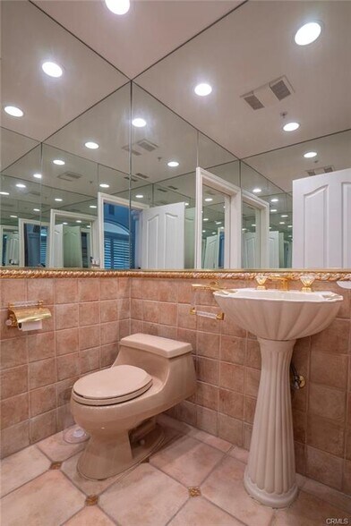 Building Photo - 4063 Benedict Canyon Dr