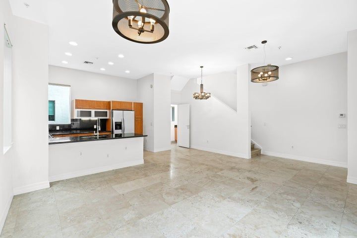 Building Photo - 775 NE 4th Ave