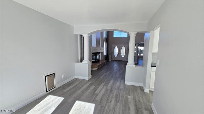 Building Photo - 8445 Montana Stream Ave