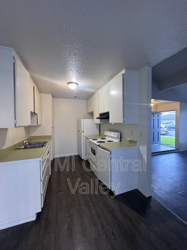 Building Photo - 6218 Porterfield Ct