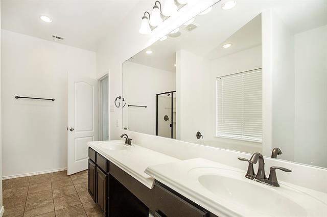 Building Photo - 917 Swan Ridge Dr