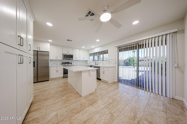 Building Photo - 9833 E Watford Way