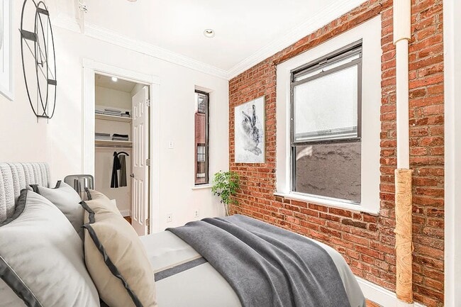 Building Photo - 610 East 9th Street