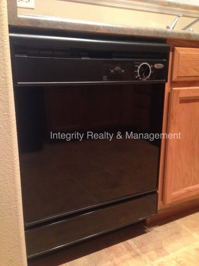 Building Photo - 1381 Royal Troon Dr