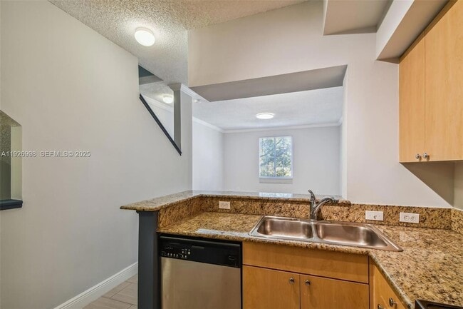 Building Photo - 2945 NE 185th St