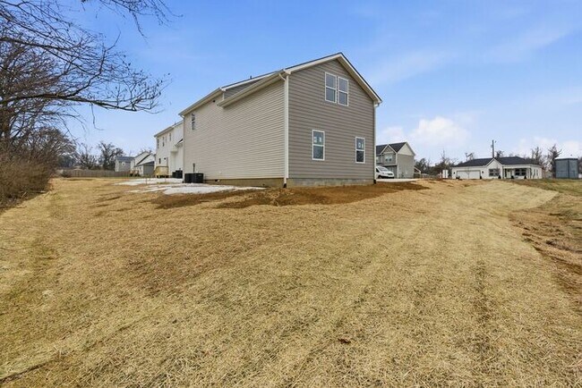 Building Photo - Brand New Home in Old Hickory - Golf Course Views - Pet Friendly
