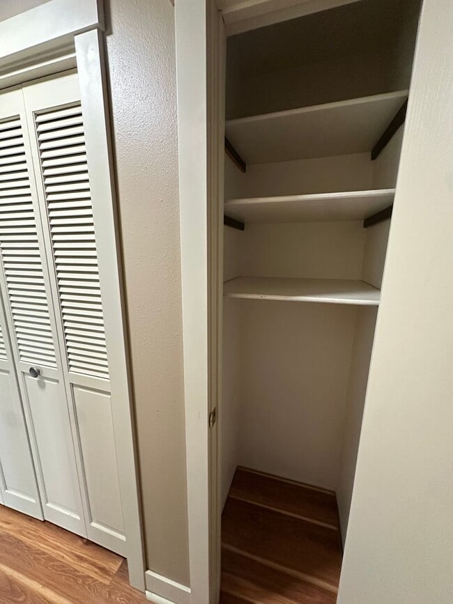 Building Photo - Vintage Character, Modern Finishes! Spacio...