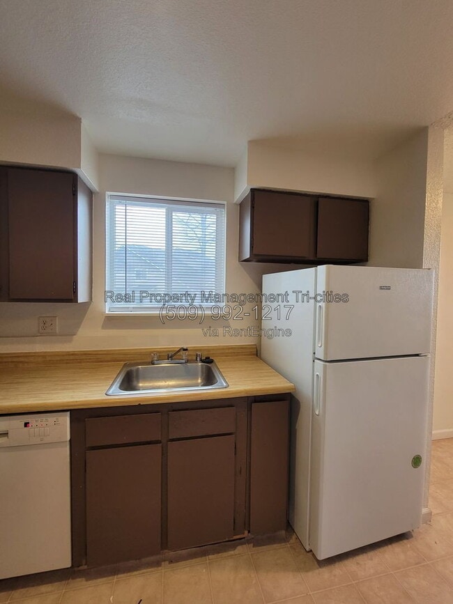 Building Photo - 1102 S Olympia Pl