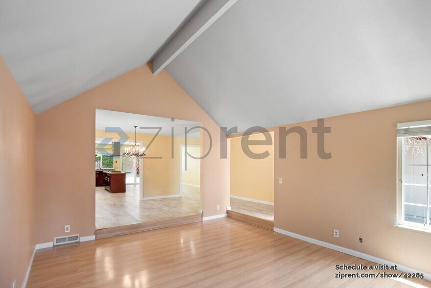 Building Photo - 279 Tordo Ct
