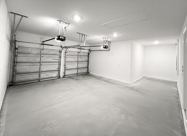 Building Photo - 12893 Harvest Rain Ave