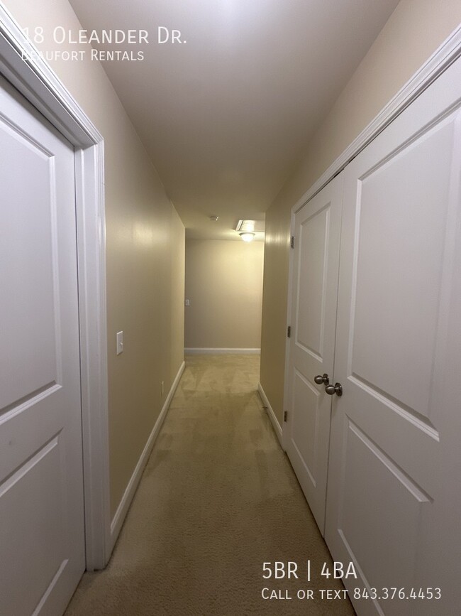 Building Photo - 18 Oleander Dr