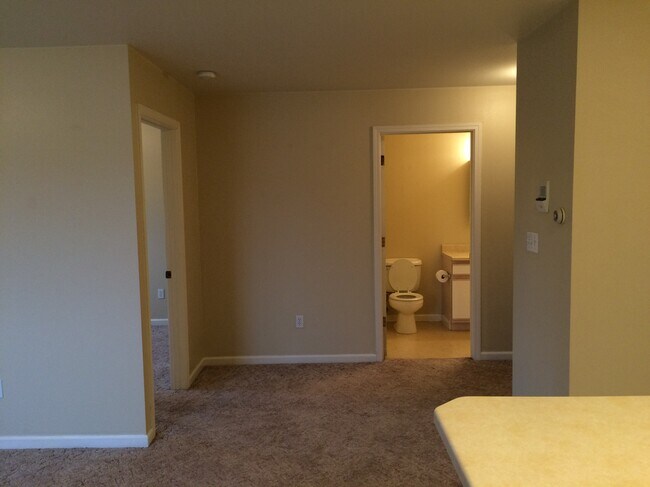 Building Photo - 1924 12th Ave S