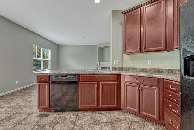 Building Photo - 5643 S Biloxi Way