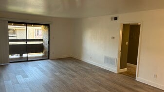Building Photo - 3825 E Camelback Rd