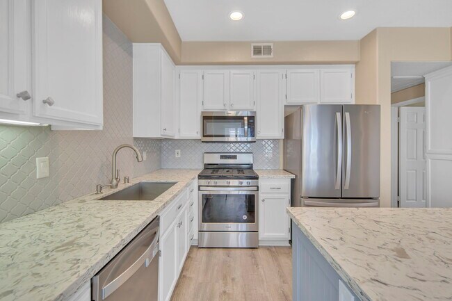 Building Photo - 3183 Dehesa Rd