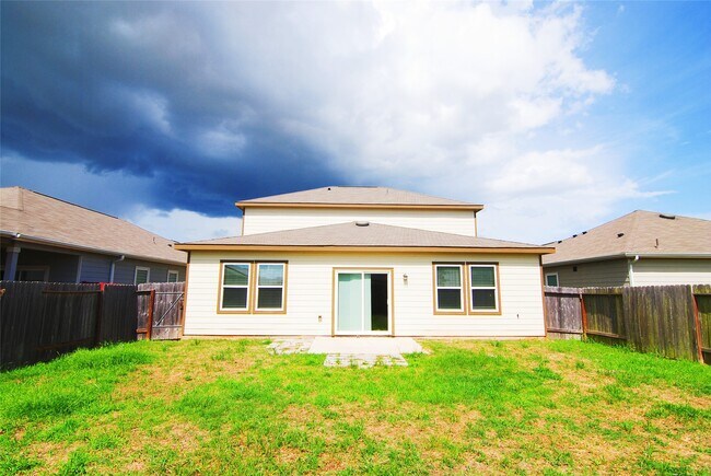 Building Photo - 1052 Water Oak Ln