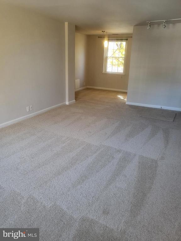 Building Photo - 3279 S Stafford St