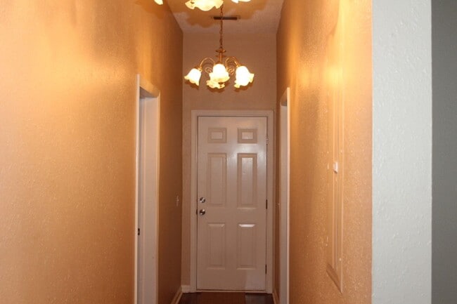 Building Photo - Executive 3 Bedroom / 2 Bath Home in Marianna, Florida