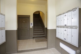 Interior Photo - 2207 E 75th St