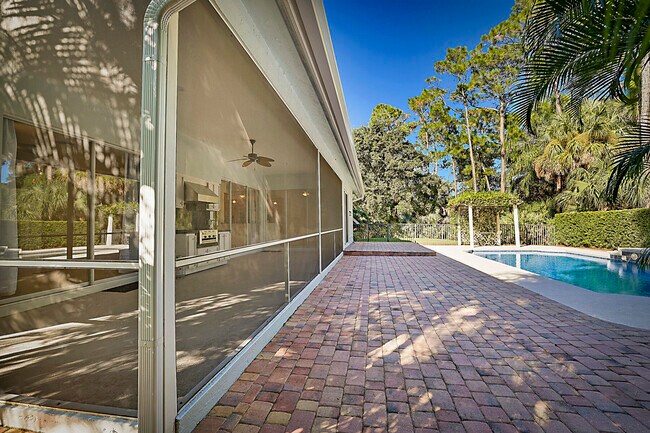 Building Photo - 19009 SE Old Trail Dr W