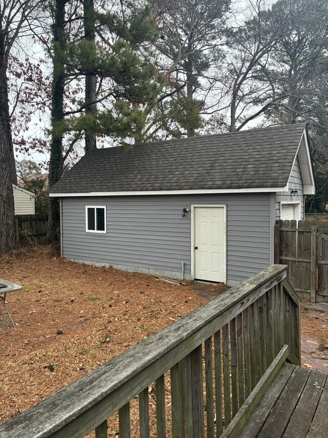 Building Photo - 2808 Beachmont Ave