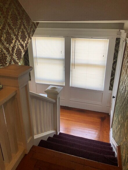 Building Photo - 3263 Kempton Ave