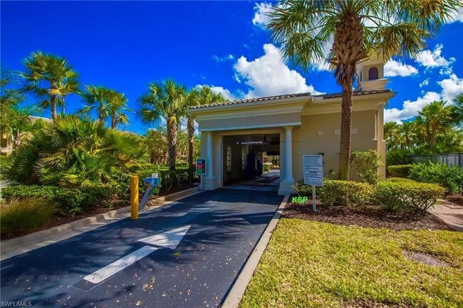 Building Photo - Elegant Furnished 3-Bedroom + Den Pool Home in VillageWalk of Bonita Springs – Available for Seas...