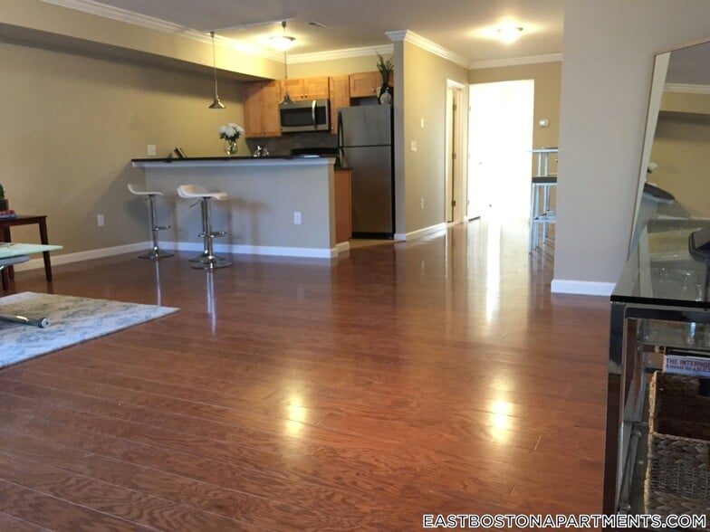 Building Photo - 51 Chelsea St